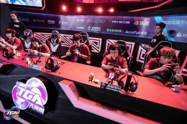 数据上也足 数据上也足