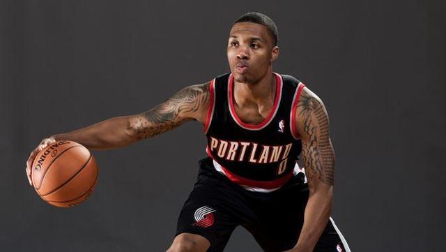 輕進攻手的 輕進攻手的